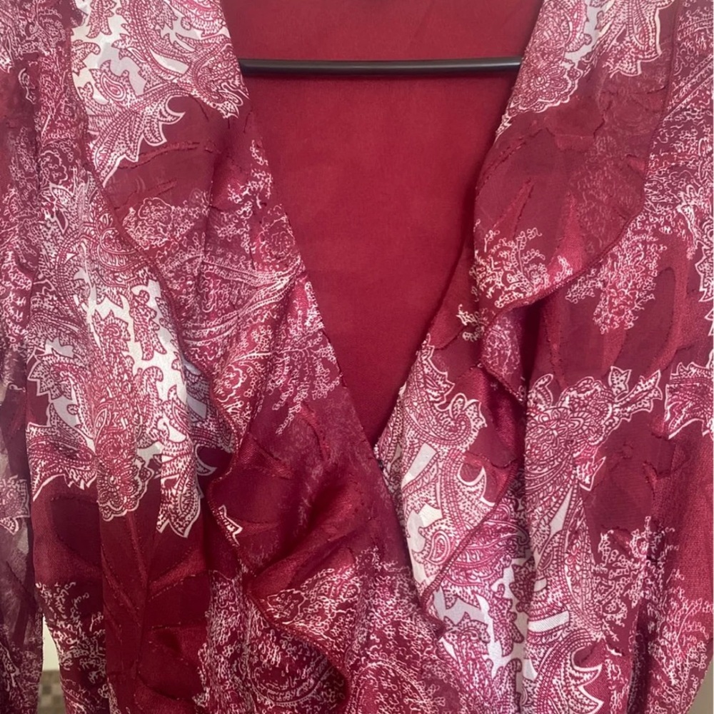 Never worn, beautiful wrap around maxi dress.